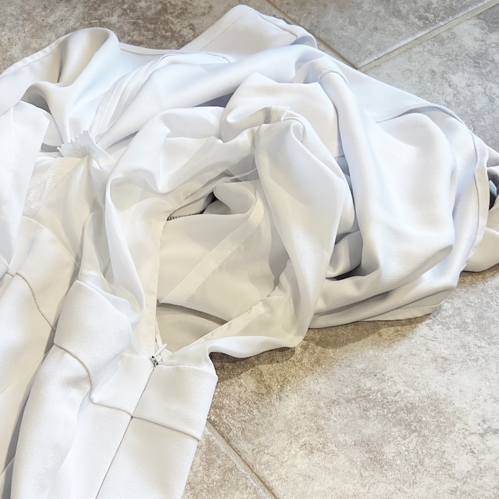 Trina Turk Banning White Crepe Jumpsuit V Neck Zipper Sleeveless White Size 6 - Picture 10 of 12